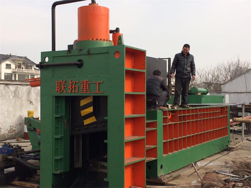 如何對(duì)廢鋼打包機(jī)進(jìn)行安裝和保養(yǎng)